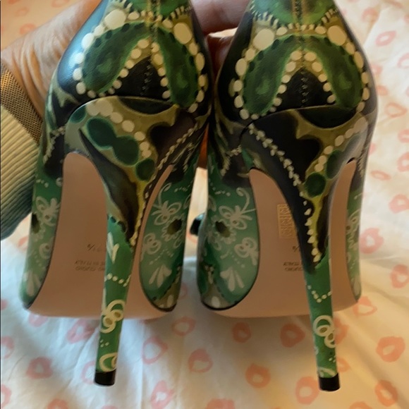 RED Valentino Green patterned heels. NWOT - Picture 4 of 11